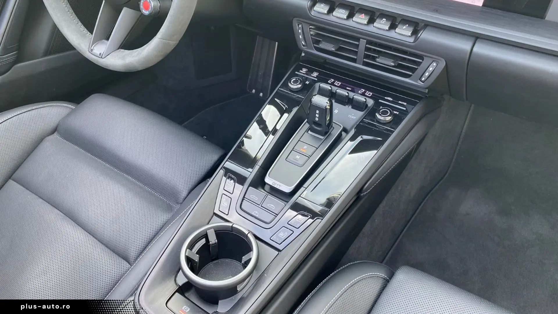 Porsche 992 GTS4 Cabrio Lift Seating Climate BOSE