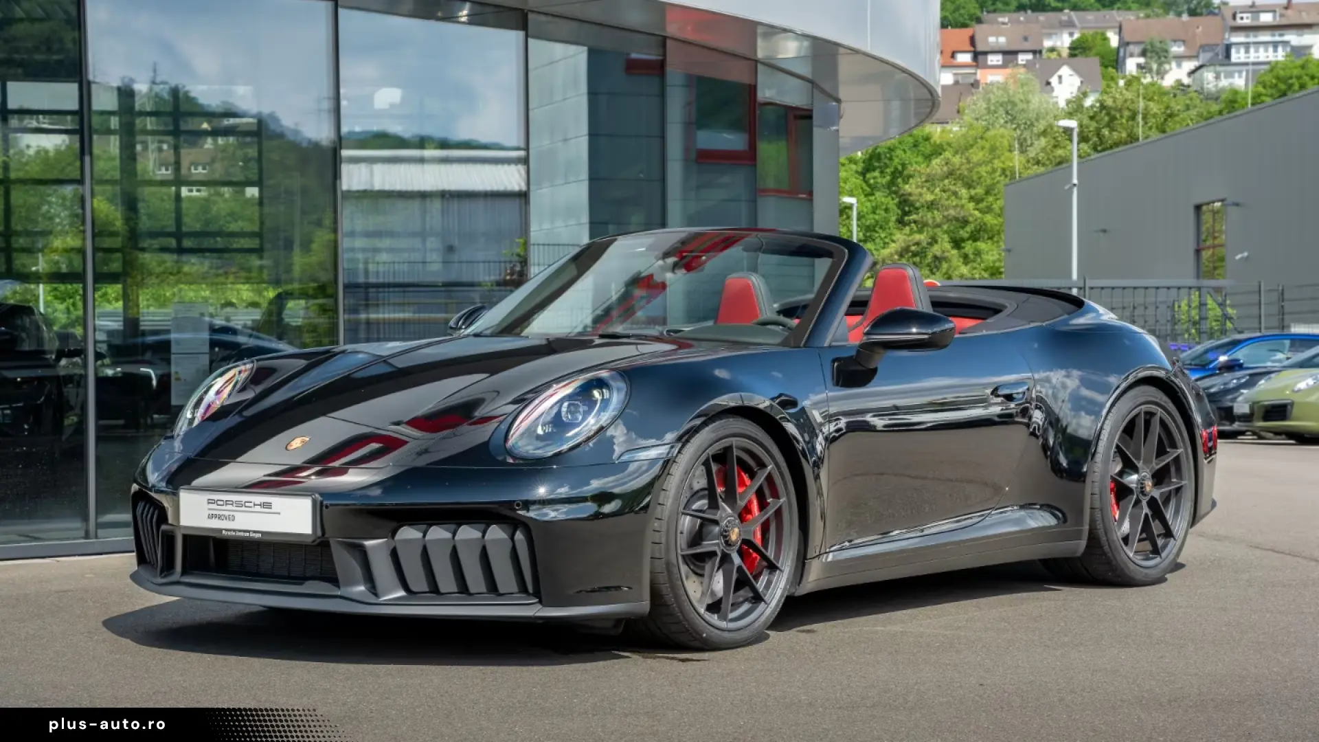 orsche 992 Carrera 4 GTS Cabriolet Chrono Sport