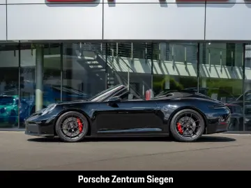 orsche 992 Carrera 4 GTS Cabriolet Chrono Sport