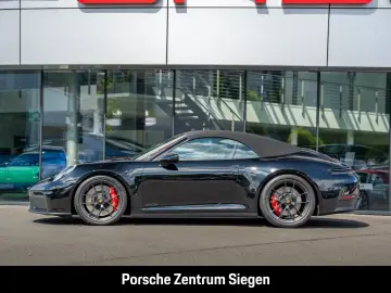 orsche 992 Carrera 4 GTS Cabriolet Chrono Sport