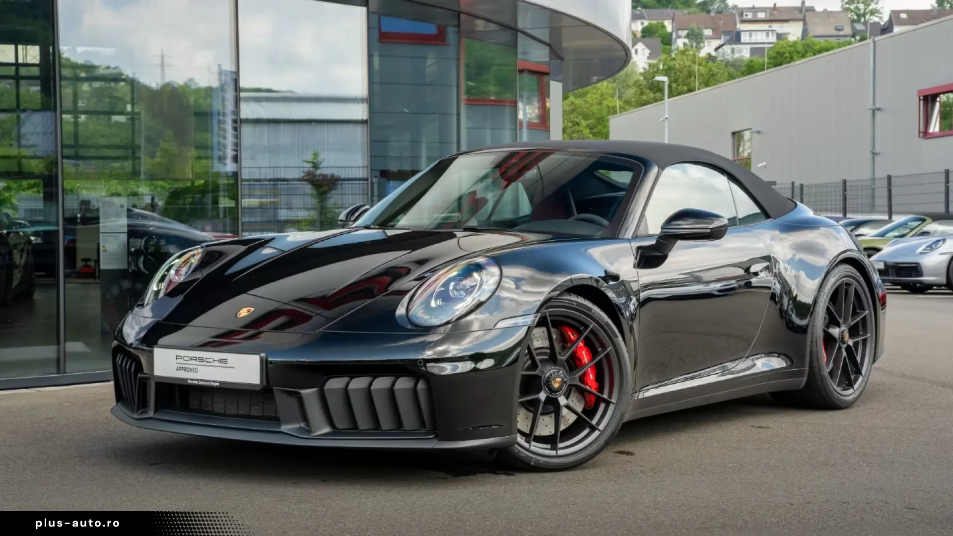 orsche 992 Carrera 4 GTS Cabriolet Chrono Sport