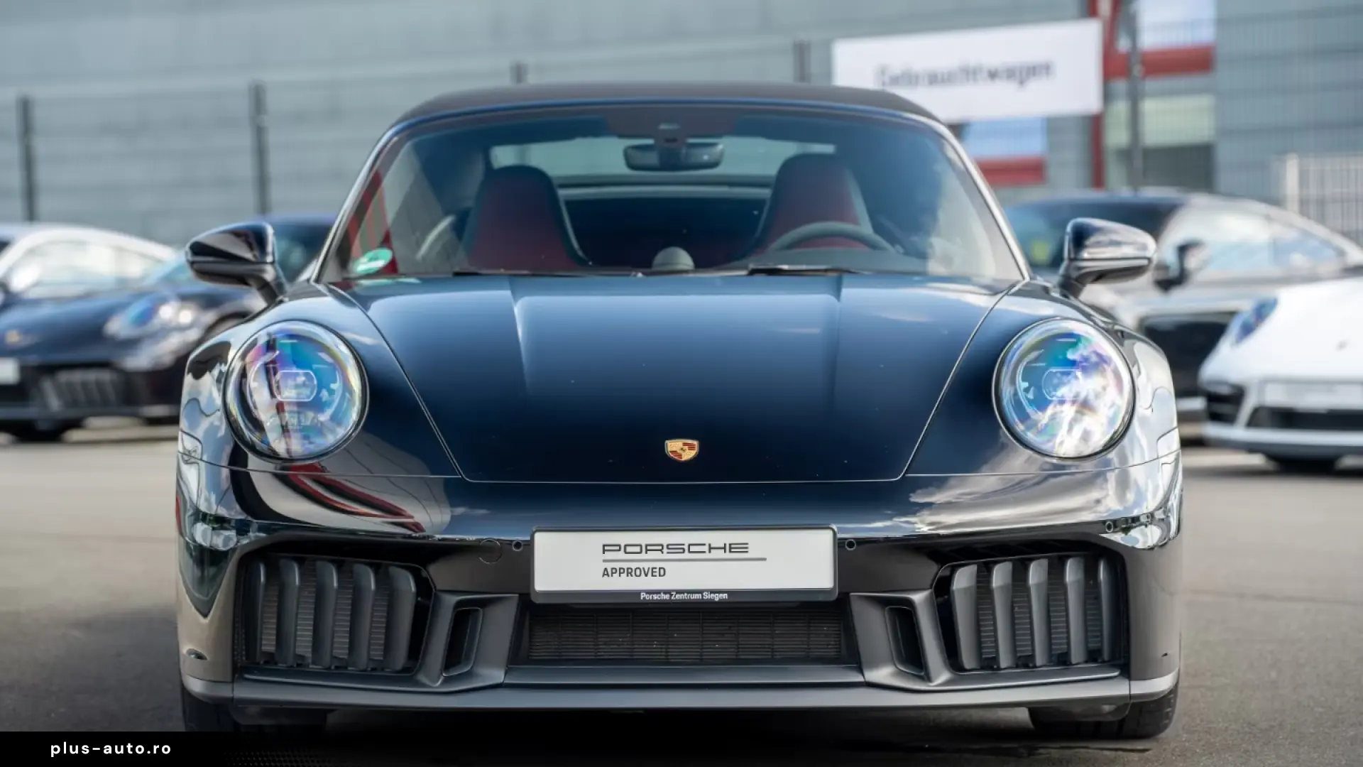 orsche 992 Carrera 4 GTS Cabriolet Chrono Sport