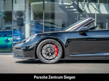 orsche 992 Carrera 4 GTS Cabriolet Chrono Sport