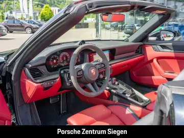orsche 992 Carrera 4 GTS Cabriolet Chrono Sport