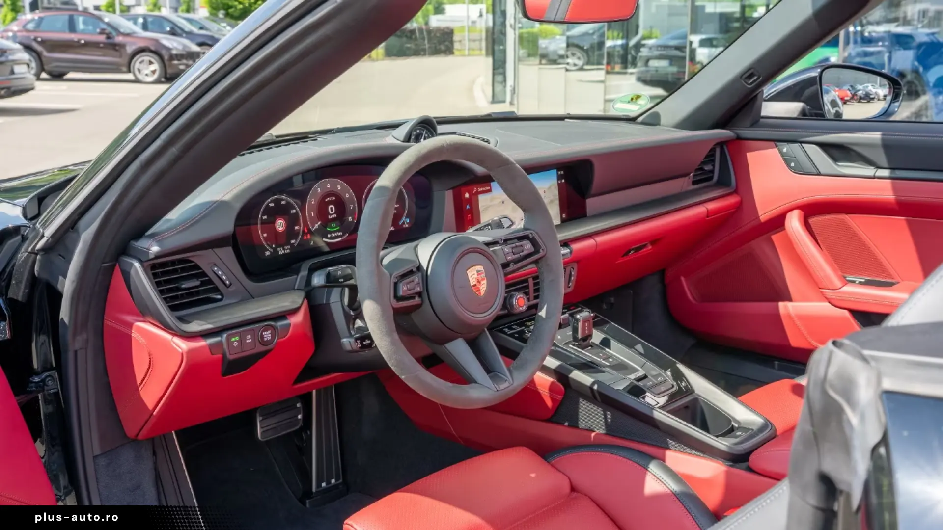 orsche 992 Carrera 4 GTS Cabriolet Chrono Sport