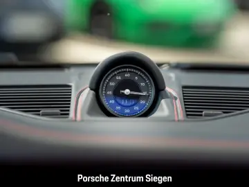 orsche 992 Carrera 4 GTS Cabriolet Chrono Sport