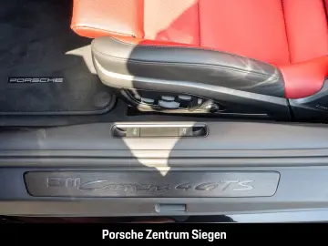 orsche 992 Carrera 4 GTS Cabriolet Chrono Sport