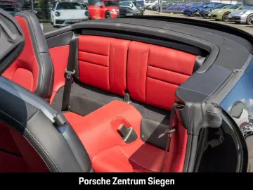 orsche 992 Carrera 4 GTS Cabriolet Chrono Sport