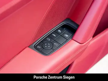 orsche 992 Carrera 4 GTS Cabriolet Chrono Sport