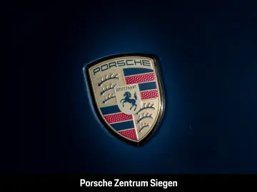 orsche 992 Carrera 4 GTS Cabriolet Chrono Sport