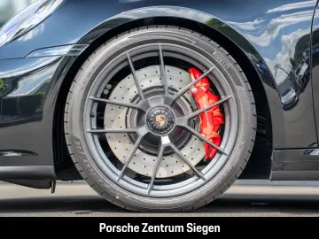 orsche 992 Carrera 4 GTS Cabriolet Chrono Sport