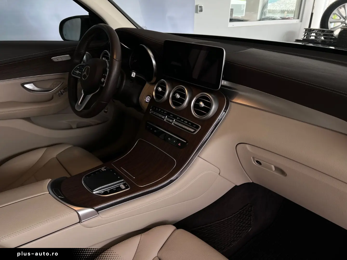 MERCEDES-BENZ GLC 200 AMG COUPE  LED 360  BURM VZE M&hellip;
