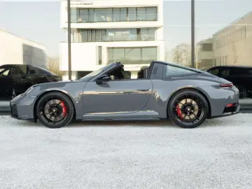 Porsche 992 Targa 4 GTS 18Way SportDesign Leather Chalk