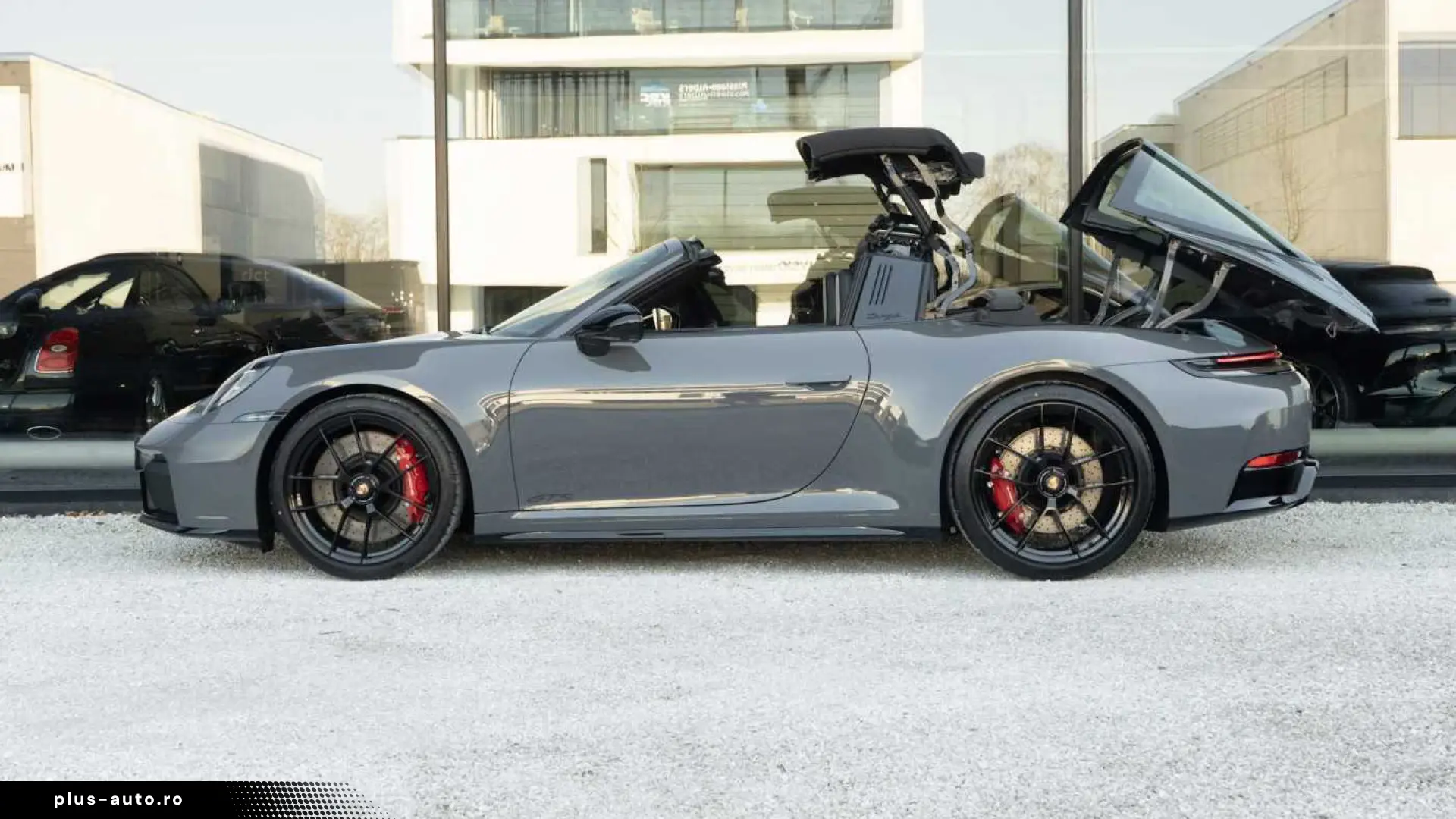 Porsche 992 Targa 4 GTS 18Way SportDesign Leather Chalk