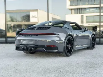 Porsche 992 Targa 4 GTS 18Way SportDesign Leather Chalk