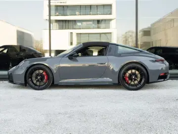 Porsche 992 Targa 4 GTS 18Way SportDesign Leather Chalk