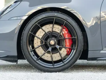 Porsche 992 Targa 4 GTS 18Way SportDesign Leather Chalk
