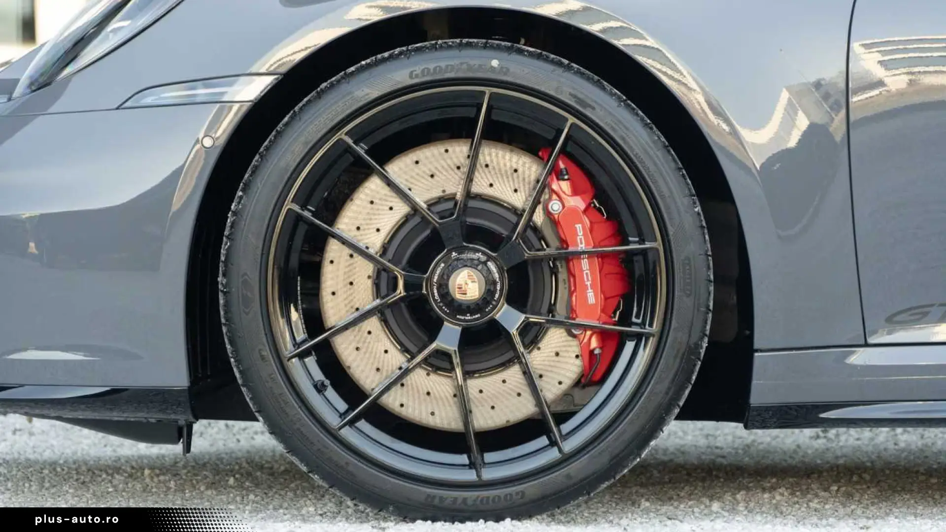 Porsche 992 Targa 4 GTS 18Way SportDesign Leather Chalk