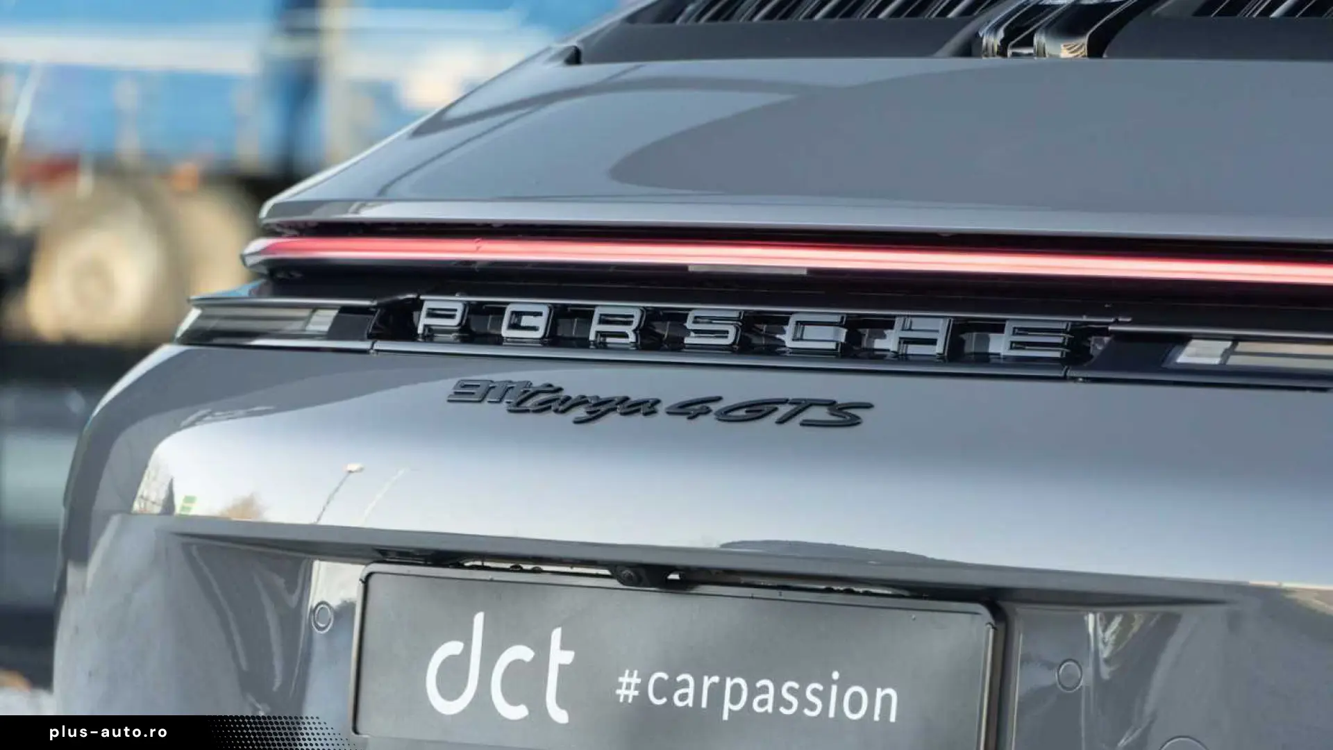 Porsche 992 Targa 4 GTS 18Way SportDesign Leather Chalk