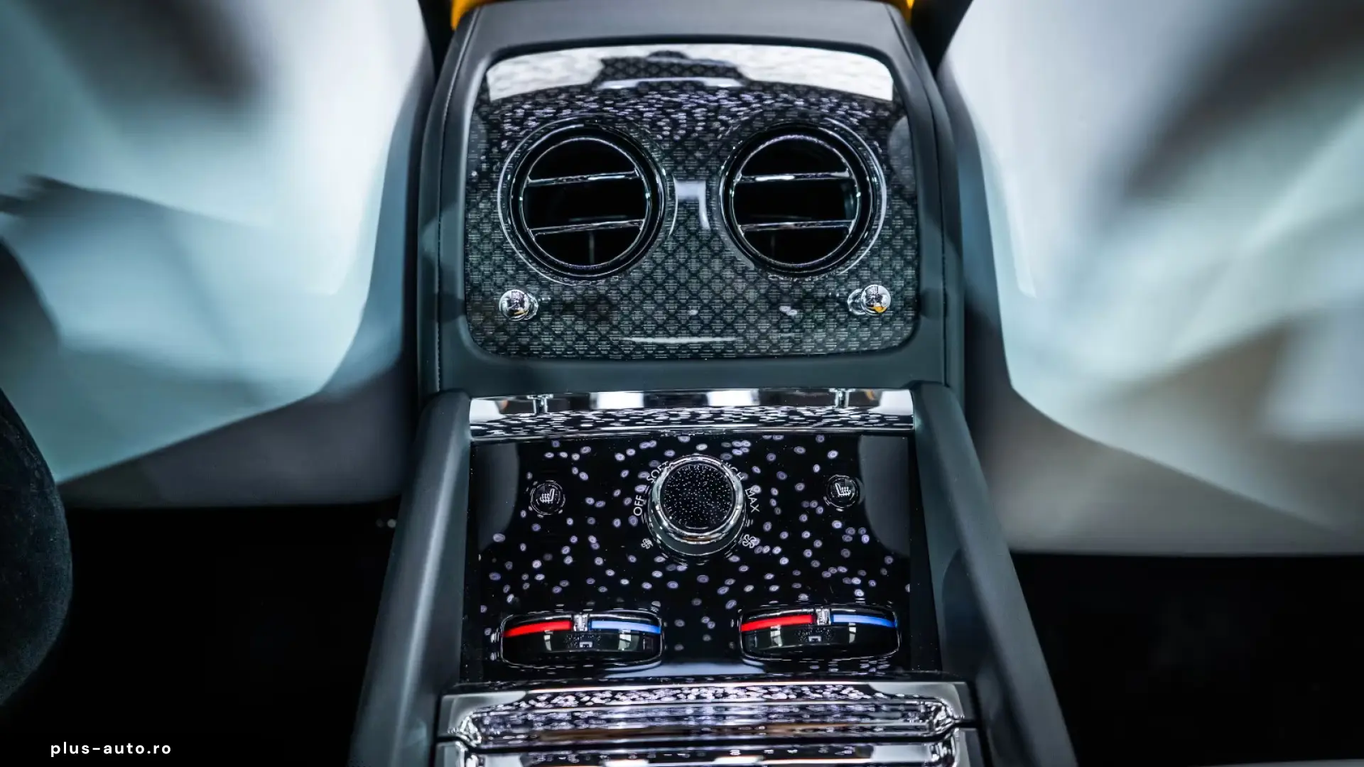 Rolls-Royce Black Badge Spectre