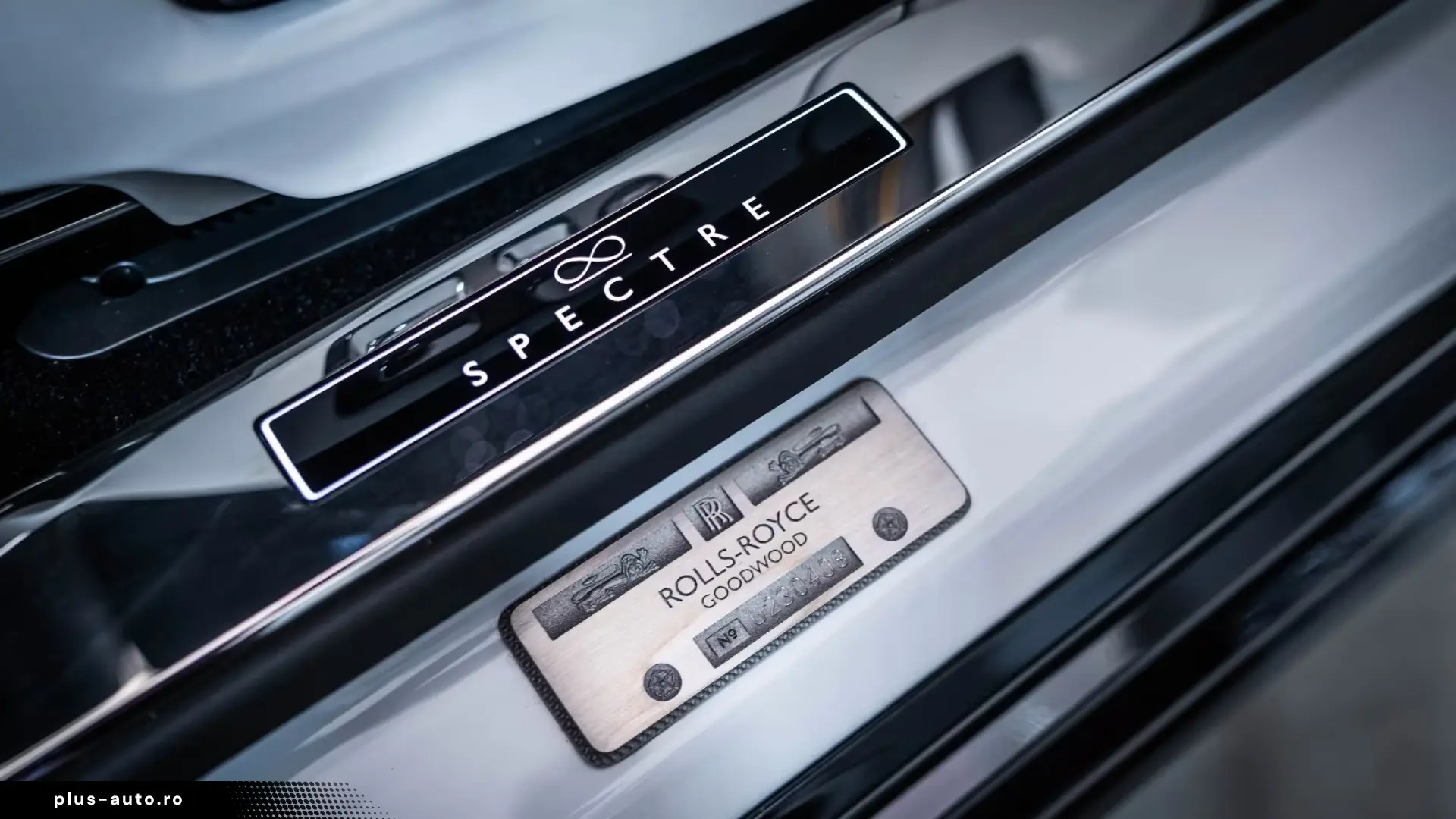 Rolls-Royce Black Badge Spectre