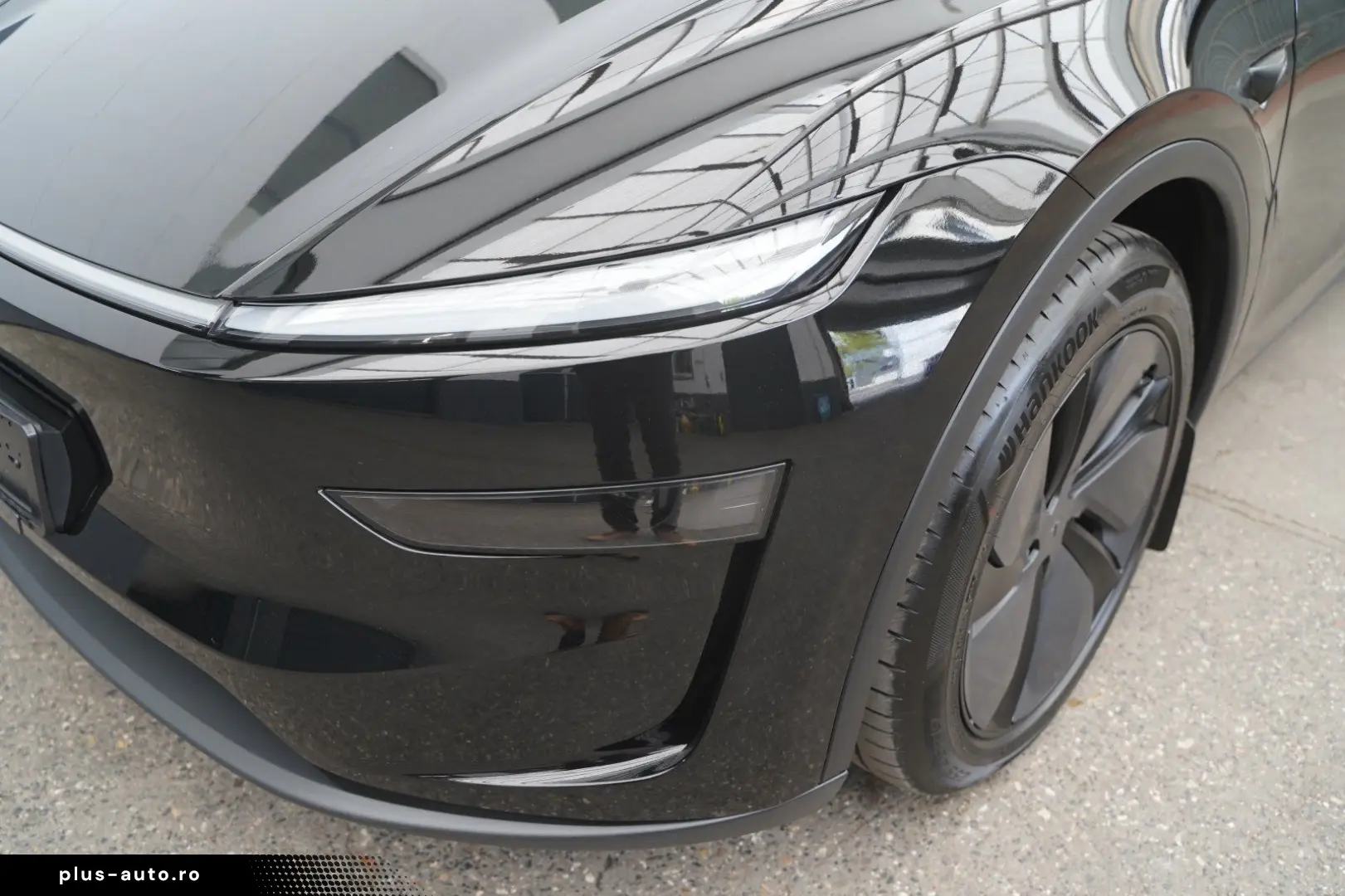 TESLA Model Y Premium Long Range Juniper AWD   innen w