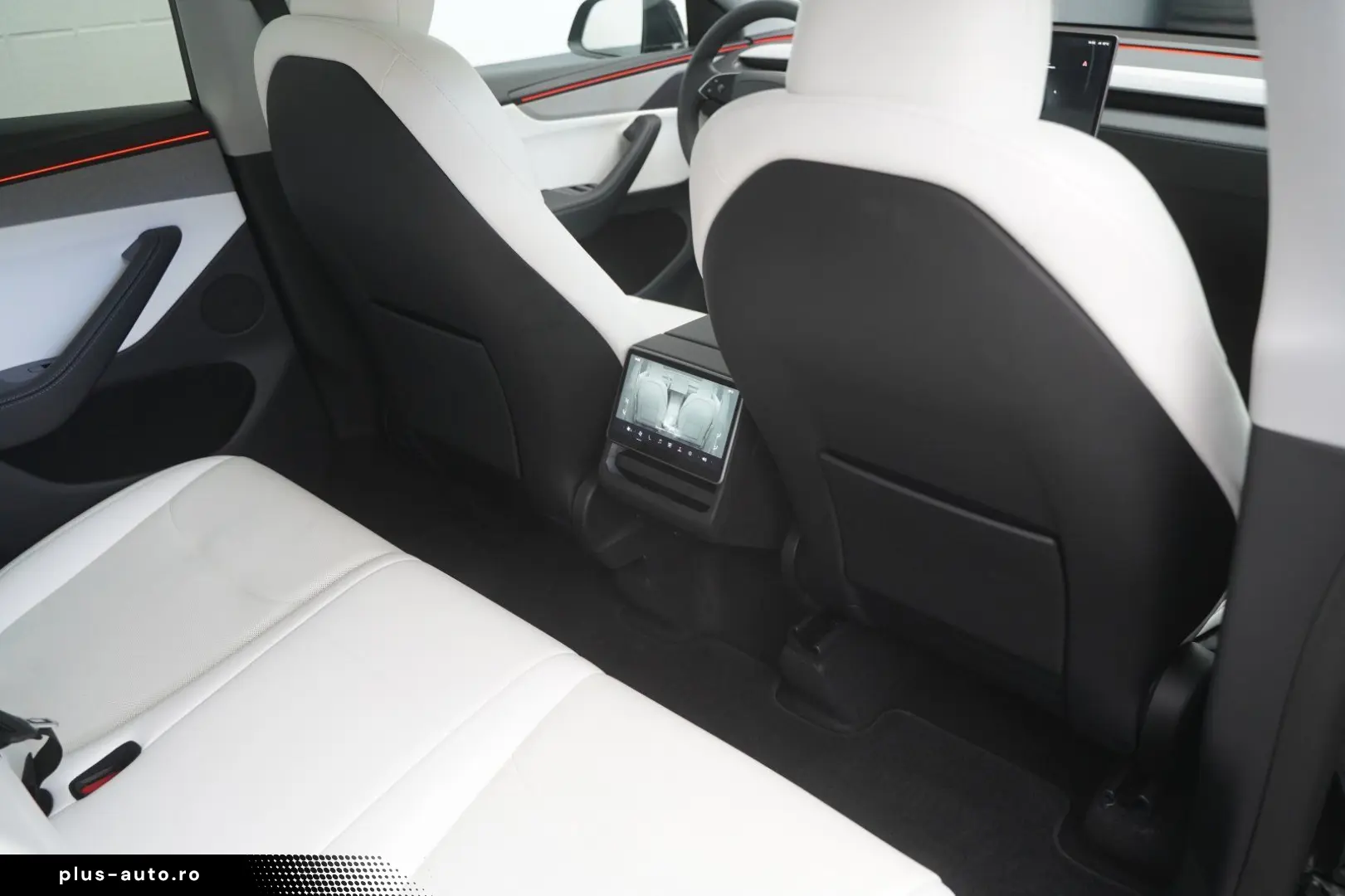TESLA Model Y Premium Long Range Juniper AWD   innen w