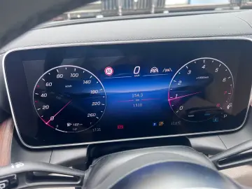 Mercedes-Benz GLC 300 GLC AVANTGARDE 4Matic