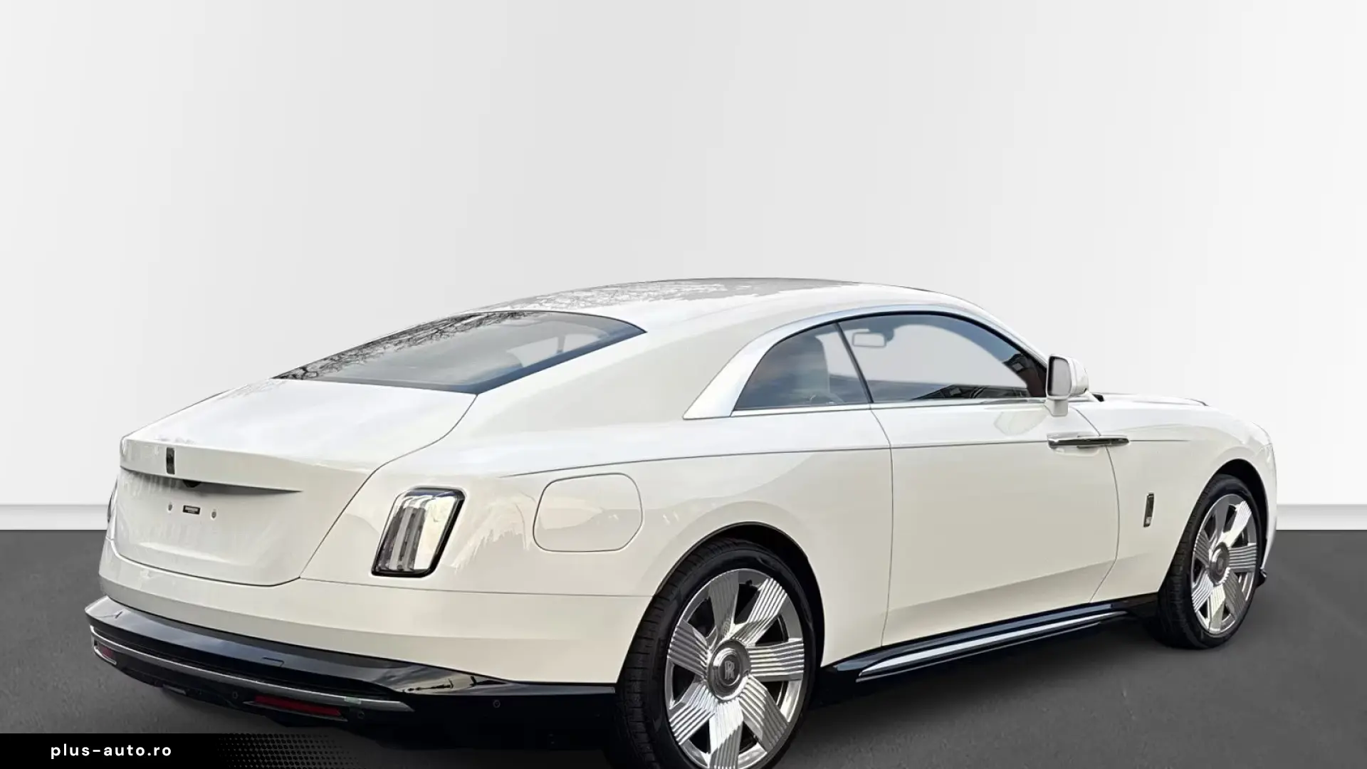 Rolls-Royce Spectre  White Tiffany Blue