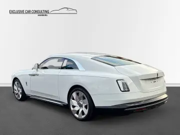 Rolls-Royce Spectre  White Tiffany Blue