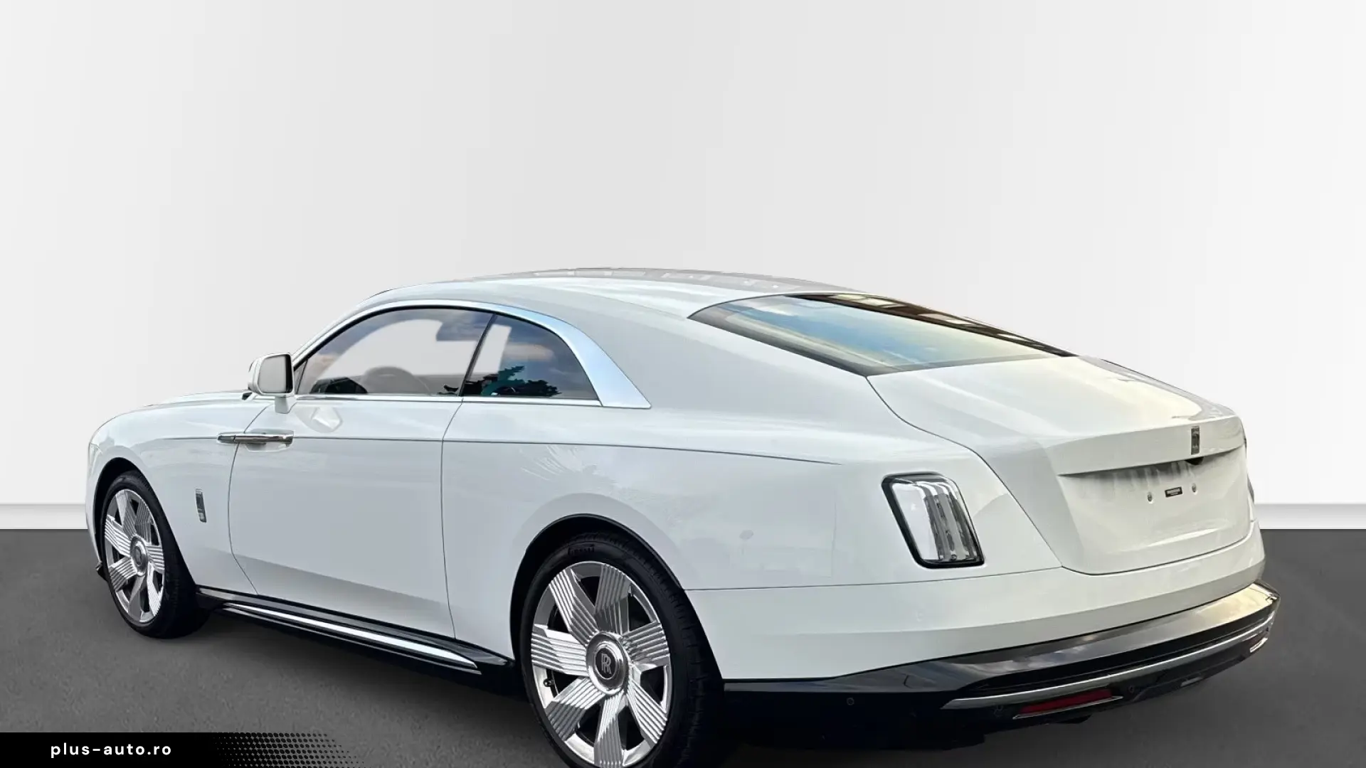 Rolls-Royce Spectre  White Tiffany Blue