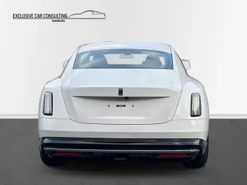 Rolls-Royce Spectre  White Tiffany Blue
