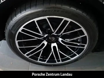 Porsche Cayenne Turbo Electric Burmester