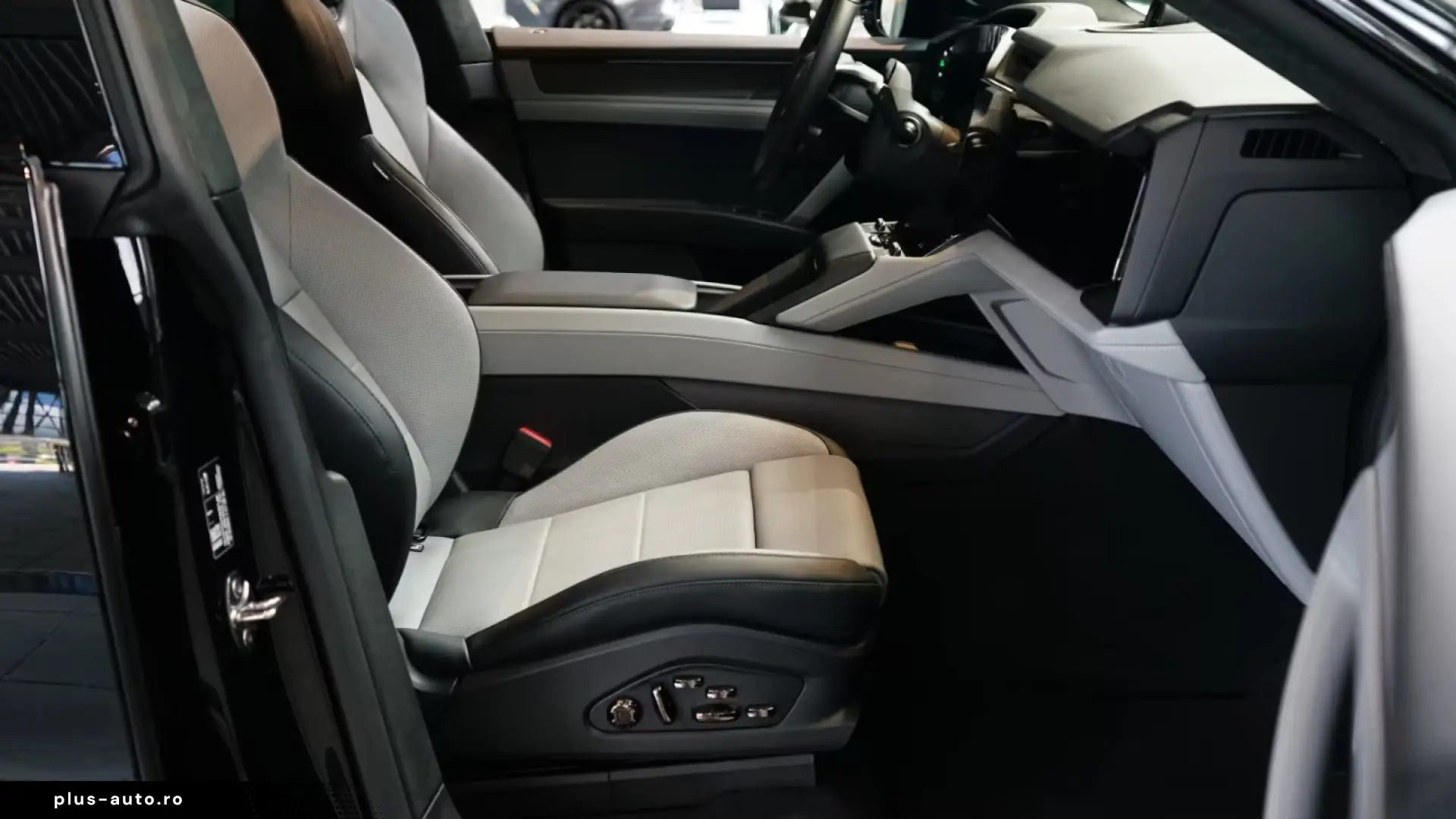 Porsche Cayenne Turbo Electric Burmester