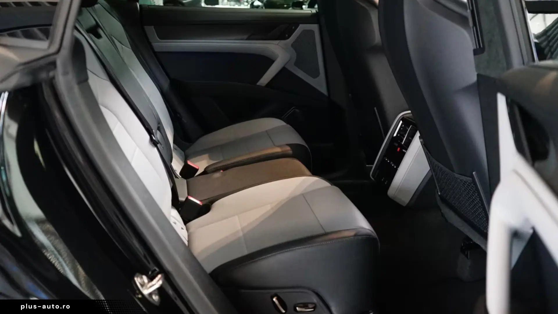 Porsche Cayenne Turbo Electric Burmester