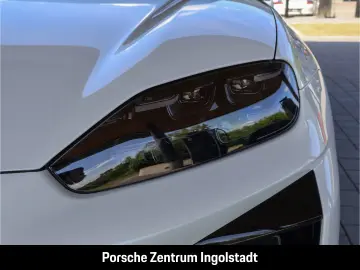 Porsche Cayenne Turbo Electric passenger display Panorama