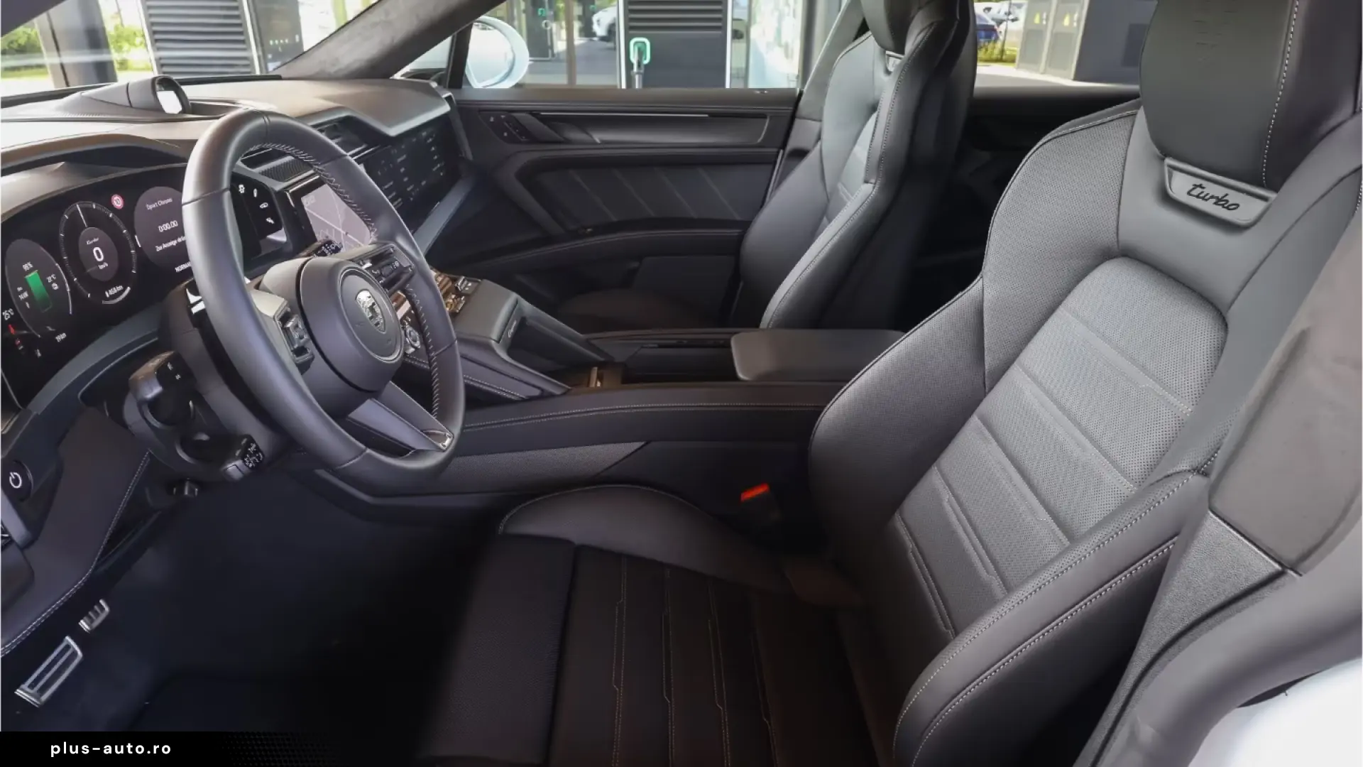 Porsche Cayenne Turbo Electric passenger display Panorama
