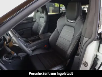 Porsche Cayenne Turbo Electric passenger display Panorama