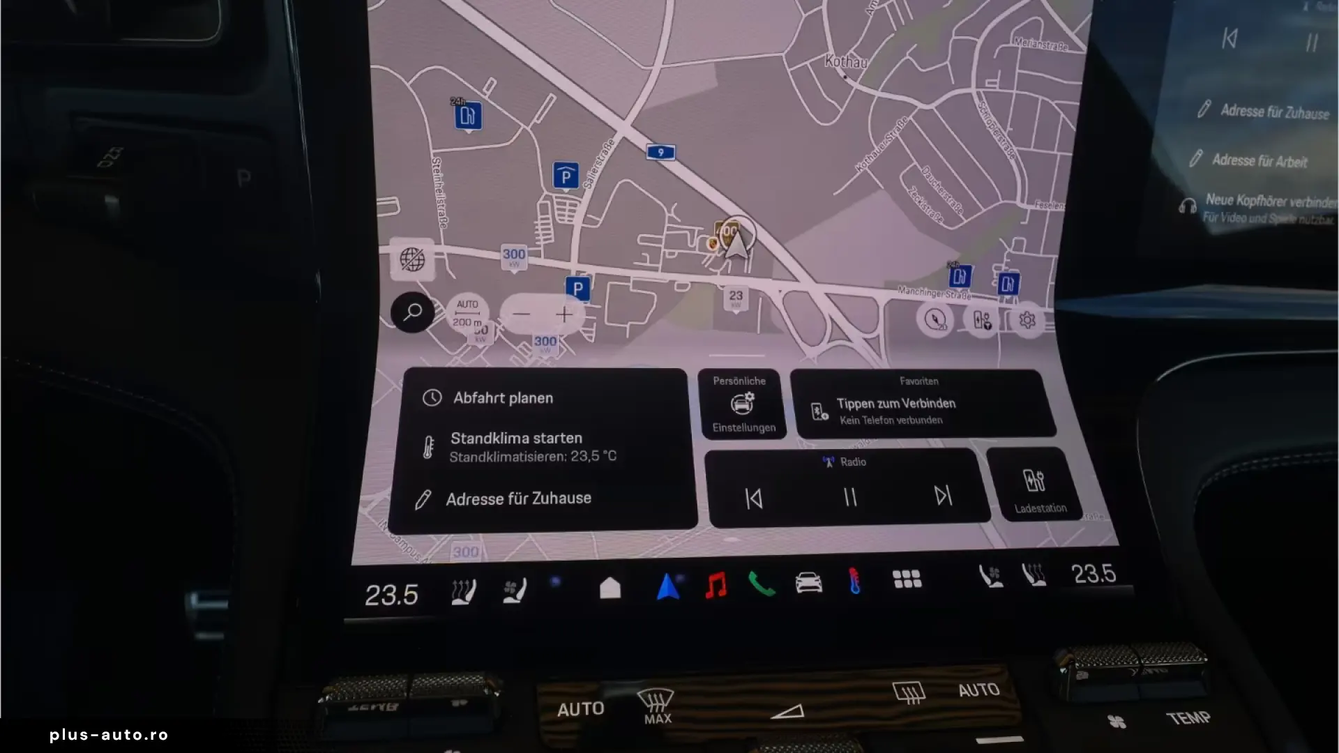 Porsche Cayenne Turbo Electric passenger display Panorama