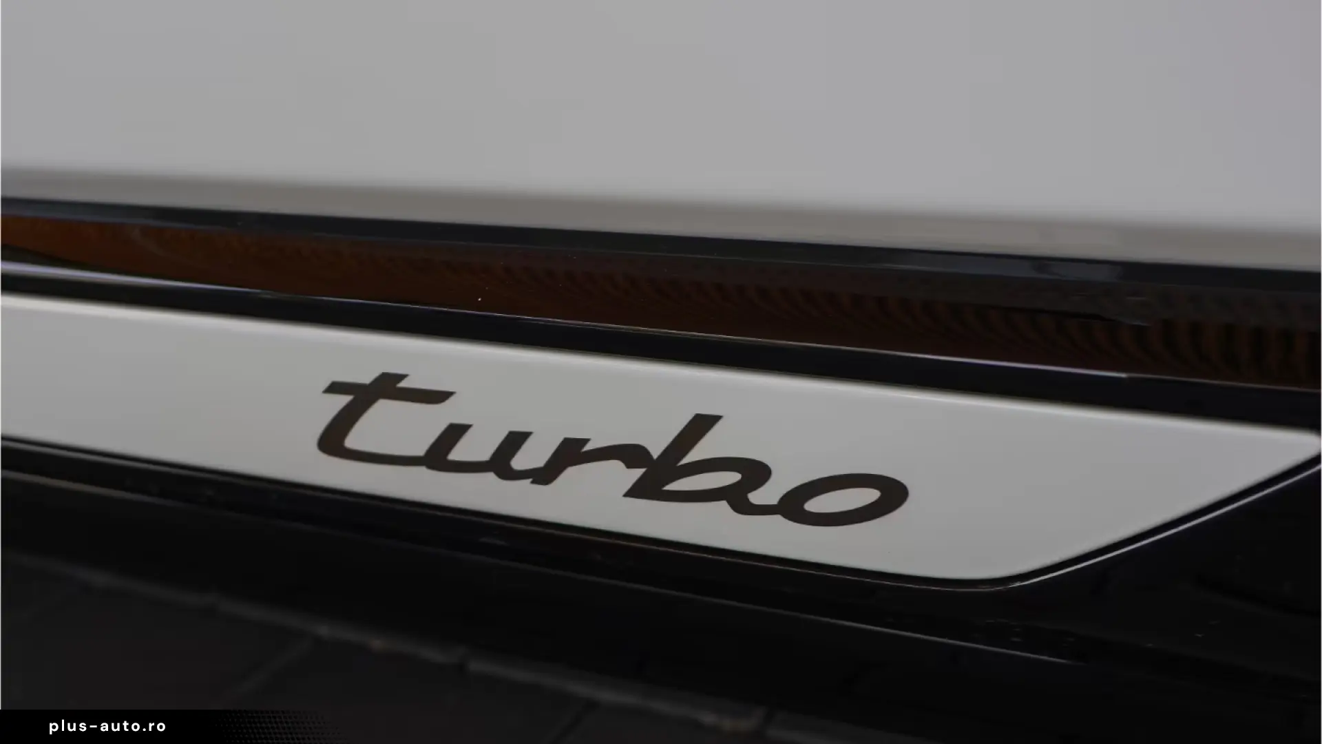 Porsche Cayenne Turbo Electric passenger display Panorama