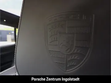 Porsche Cayenne Turbo Electric passenger display Panorama