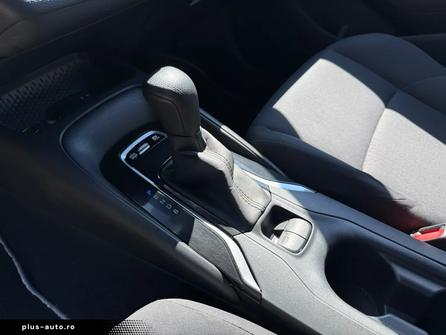 Toyota Corolla Bussines 1.8 Hybrid