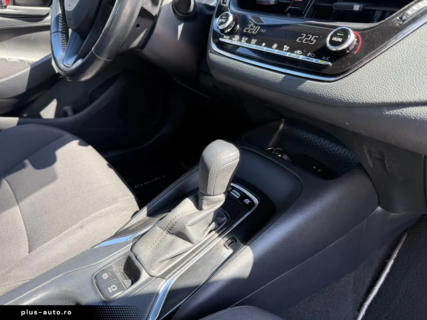 Toyota Corolla Bussines 1.8 Hybrid
