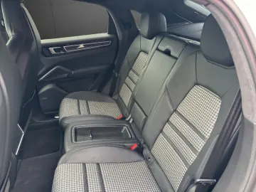 PORSCHE Cayenne Coupe