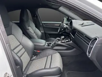 PORSCHE Cayenne Coupe