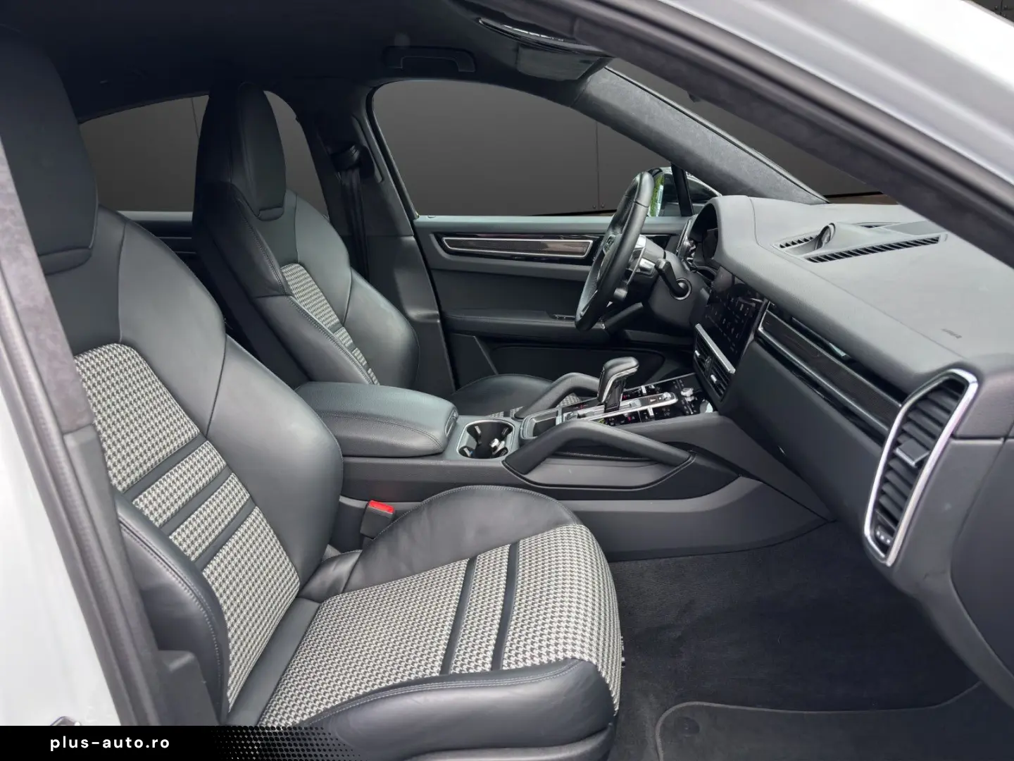 PORSCHE Cayenne Coupe
