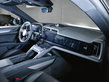 Porsche Cayenne Electric Panoramadach Sport Chrono BOSE