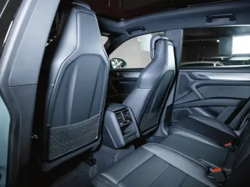 Porsche Cayenne Electric Panoramadach Sport Chrono BOSE