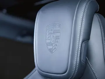 Porsche Cayenne Electric Panoramadach Sport Chrono BOSE