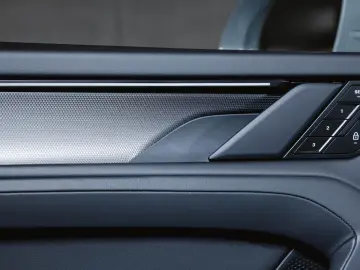 Porsche Cayenne Electric Panoramadach Sport Chrono BOSE